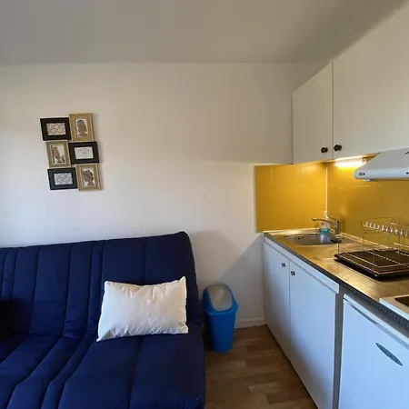 Appartement T2 Pres Des Thermes Du Connetable Avec Balcon Et Wi-fi