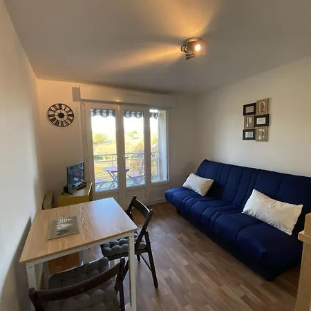 T2 Pres Des Thermes Du Connetable Avec Balcon Et Wi-fi - Fr-1-541-126 Lägenhet *